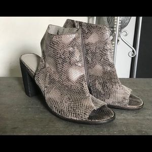 Very Volatile Snakeskin peep toe sandal -Size 9